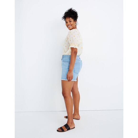 Madewell Mid-Rise Frayed Raw Hem Relaxed Denim Shorts Dunwoody Wash Blue 33 - Picture 4 of 11